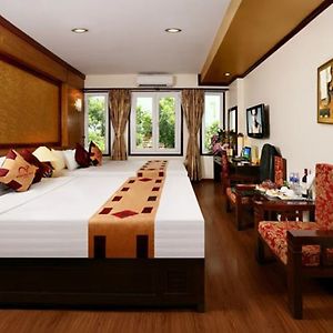 Aquarius Grand Hotel